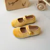 Sapatos de princesa infantis estilo Chanel primavera e outono sapatos de boca rasa para meninas sola macia sapatos de caminhada infantis estilo chinês veludo sapatos de bebê