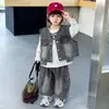Conjunto de Três Peças em Jeans com Dois Bolsos para Meninos, Estilo Coreano, Roupa Estilosa e Descolada para Crianças, Roupas da Moda para Meninos Jovens