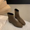 Botas de Cano Único, Saltos Grossos, Botas Slim, Botinhas de Camurça Francesa para Tornozelo, Botas Curtas Pequenas de Estilo Retro de Alta Qualidade para Mulheres, Outono e Inverno de 2025