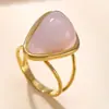 Anillos de Acero Inoxidable de Venta Caliente Transfronteriza para Mujeres, Anillos Geométricos de Lujo Ligero con Piedras Preciosas Prensadas en Aceite, Fabricante Versátil y Personalizado de Joyería para Parejas