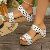 Chanclas de cuña de verano para mujer, de tira única, suela gruesa, estilo europeo y americano, talla grande, punta abierta, venta al por mayor