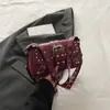 2025 Novo Estilo Tendência Garota Popular Rebite Estampa de Leopardo Design Personalizado Motocicleta Uma Alça Transversal Sob o Braço Baguete Bolsa Feminina