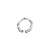 Anillo Sencillo de Plata con un Diseño Moderno y Único, Presentando un Pequeño Cuadrado con Forma de Rombo, Adecuado para el Dedo Índice