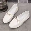 Mocasines planos transfronterizos europeos y americanos para mujer, zapatos individuales de comercio exterior CN, mocasines slip-on para commuting, cuero de suela blanda, venta al por mayor, tallas grandes