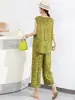 Nuevo traje de algodón y seda para mujer, atuendo elegante de verano para mamá, moderno y rejuvenecedor, conjunto casual de dos piezas sin mangas de alta gama
