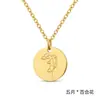 Flor de Cumpleaños Flor de Diciembre Moneda Colgante Redondo Collar de Acero de Titanio para Mujer Versátil Nicho Sensación de Alta Gama Cadena para Clavícula Gargantilla