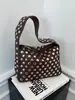Bolsa de Mão Nova com Rebites Transfronteiriça Europeia e Americana Hot Girl Bolsa de Axila Punk Tendência Bolsa Feminina Bolsa de Ombro Street Ladies