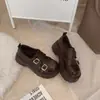 Zapatos Mocasines de Suela Gruesa y Boca Profunda 2026 Nuevo Otoño Puntera Redonda Modernos Casuales Hebilla de Cuero Sintético Tacón Grueso Zapatos Pequeños de Cuero para Mujer