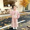Conjunto Doce para Meninas Estilo Coreano Moda Primavera e Outono Novo Moletom de Manga Longa com Desenho e Calça de Perna Larga Conjunto de Duas Peças Tendência