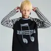 Marca da moda 25AW* Listras de notas musicais escuras e claras tendência, manga raglan, corte justo, toque de alta qualidade, camisa de manga comprida para base, para homens e mulheres