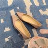 Sapatos Femininos da Moda Tendência, Bico Fino Raso, Couro Macio, Cor Sólida, Versátil, Fivela com Tachinhas Pequenas, Sapatos Baixos de Solado Único para Mulheres, Verão
