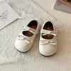 Zapatos de Princesa con Lazo para Niñas, Zapatos Pequeños de Cuero, Novedad Primavera y Otoño 2026 Versión Coreana Zapatos Casuales Versátiles para Niñas con Suela Suave