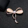 Broche de Liga de Strass Coreano Original para Mulheres, High-End, Luxo Acessível e Exquisito Corsage Rosa Feminino, Alfinete Acessório Anti-Exposição