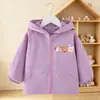Chamarra de plumón impermeable y resistente a las manchas para otoño e invierno para niños, adecuada para niños mayores, con cierre y diseñada para usar como prenda exterior, tanto para niños como para niñas.