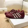 Zapatillas de entrenamiento retro alemanas de cuero genuino en stock, con aumento de altura de 6 cm para mujer, novedad otoño 2026, deportivas casual versátiles, zapatos Forrest Gump