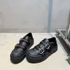 Zapatos Mary Jane de suela gruesa estilo europeo para mujeres menudas, otoño/invierno 2026, corte bajo, se pueden usar con el talón plegado hacia atrás, zapatos blancos de plataforma de doble uso