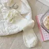 Calcetines Blancos para Mujer, Estilo Coreano, Calcetines de Media Pantorrilla Resistentes con Lazo de Perla, Calcetines Dulces con Volante de Encaje en el Borde, Calcetines Lolita