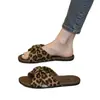 Sandalias retro elegantes para mujer para uso en exteriores, nuevo modelo de verano 2026, de suela plana, adecuadas para combinar con faldas, de suela blanda, antideslizantes, adecuadas para mujeres embarazadas