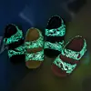 Sandalias de comercio exterior para niños, nuevo modelo de verano, zapatos fluorescentes para niños, zapatos de bebé, suela suave coreana, antideslizantes, zapatos de playa para niños