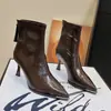 Botines de punta estilo francés para mujer, nueva colección otoño 2026, perfectos con vestidos, diseño ajustado, tacones de aguja elegantes, botas de tacón alto a la moda