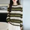 Cardigã de tricô com gola redonda e listras color-block estilo Old Money, suéter fino feminino com detalhes vazados, peça externa fashion, top solto e casual