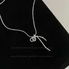 Collar de Metal Asimétrico con Lazo de Diseño de Nicho para Mujer Estilo Coreano Simple Versátil Elegante Cadena para el Cuello Cadena para la Clavícula