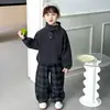 Conjunto Moderno de Primavera e Outono para Crianças, Fresco e Estiloso, Roupa de Bebê 2026, Novo Conjunto de Duas Peças Estilo Coreano para Meninos Pequenos, Roupa de Primavera