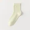 Meias Femininas Algodão Penteado Desodorante Branco Absorvente de Suor Meias Sem Costura Primavera e Verão Respiráveis Meias Femininas Algodão Puro Primavera Antibacterianas Meias de Cano Médio