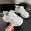 Tênis infantis 2026 outono e inverno nova moda malha respirável sapatos casuais para crianças maiores e meninos, tênis estilo papai infantil