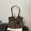 Bolsa de bolinhas fosca com vento suave 2026 bolsa tote plissada superfície macia grande capacidade bolsa de ombro para estudantes e通勤者 para mulheres