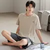 2026 Novo Pijama de Verão Masculino Modal Manga Curta Calça Verão Fino Jovem Tamanho Grande Conjunto para Usar em Casa