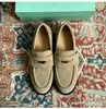 Fábrica está produzindo! Mocassins Redondos Estilo Old Money Britânico Retrô Slip-on para o Dia a Dia Salto Grosso Sapatos Pequenos de Couro