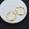 Pendientes de Aro Metálico Geométricos Exagerados Europeos y Americanos para Mujer, Sencillos y de Alta Gama, Moda Retro, Pendientes Versátiles