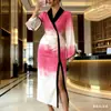 Vestido Novo Temu Amazon Transfronteiriço com Toque de Luxo, Decote V, Emagrecedor, Estampa Elegante, Fenda, Vestido de Verão Sexy para Mulheres