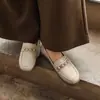 Sapatos femininos de couro genuíno para primavera e outono, com sola plana, salto baixo, confortáveis, bico fino, tamanho grande, sapatilhas de bico redondo para mães de meia-idade e idosas