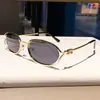 Novos óculos de sol estilo europeu e americano com letra M, modernos e da moda, com armação oval e design vazado, criando um visual chique e estiloso para mulheres