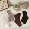 Meias Infantis de Algodão Penteado Cor Sólida Outono e Inverno Meias Infantis de Agulha Dupla Respiráveis Absorventes de Suor Cor Lisa Meias de Cano Médio Estilo Coreano Meias para Meninas
