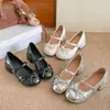 Sapatos Mary Jane populares de estilo francês para mulheres, novo modelo 2026, que aumentam a altura, com laço, sapatilhas versáteis de salto grosso para mulheres