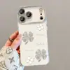 Pulsera de trébol de cuatro hojas con diamantes brillantes adecuada para funda de teléfono Apple 17promax iphone15 lujo ligero 16 sensación de alta gama 14 para mujeres