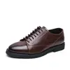 Sapatos masculinos de couro com cadarço, tamanho grande, para uso transfronteiriço, sapatos masculinos formais casuais de bico fino, estilo britânico, mocassins masculinos versáteis vintage