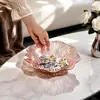 Plato de frutas PET de lujo ligero estilo europeo con bordes plateados, alto valor estético para la mesa del comedor del hogar, adecuado para frutas, bocadillos y dulces