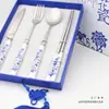 Conjunto de Talheres (Faca, Garfo, Colher e Hashi) em Porcelana Azul e Branca, Presente Especial Estilo Chinês, Presente para Reuniões de Negócios para Estrangeiros no Exterior