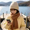 Gorro de punto para mujer, nuevo estilo otoño/invierno 2026, gorro cálido para ciclismo, viajes al aire libre y montañismo, hace que la cara se vea más pequeña