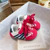 Tênis de Treino Alemão Estampado de Leopardo para Meninas Modelo Novo Outono 2026 Sapatos Casuais de Couro para Bebê Sapatos Individuais Sapatos para Caminhada Infantil Estilo Coreano
