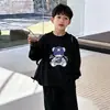 Camiseta de manga longa 100% algodão para meninos, para usar na primavera e no outono, camiseta básica de gola redonda infantil, top estiloso de desenho animado para meninos mais velhos e meninos pequenos