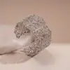 Estilo Retrô Padrão Vazado Pulseira Larga Pulseira de Moda Luxo Leve High-End Europeia e Americana Transfronteiriça Personalizada Joias da Moda