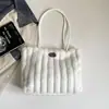 Bolsa Tote de Pelúcia Grande Capacidade Feminina 2026 Nova Elegante Versátil Para Aula Bolsa de Ombro Casual Bolsa de Pelo para o Trabalho