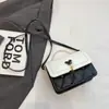 Bolso Cuadrado Pequeño Estilo Minimalista y Elegante Nueva Estética de Nicho para el Viaje Diario Bolso de Hombro Casual Tendencia Personalidad Primavera 2026