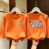 Camiseta de manga larga para niño, nueva marca de moda otoño 2026, top casual versátil de algodón puro para niños, para primavera y otoño
