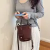 Bolso Cubo Escarchado Nuevo de Moda de Nicho para Mujer Otoño/Invierno 2026, Bolso Pequeño Versátil de Hombro y Cruzado de Gama Alta
